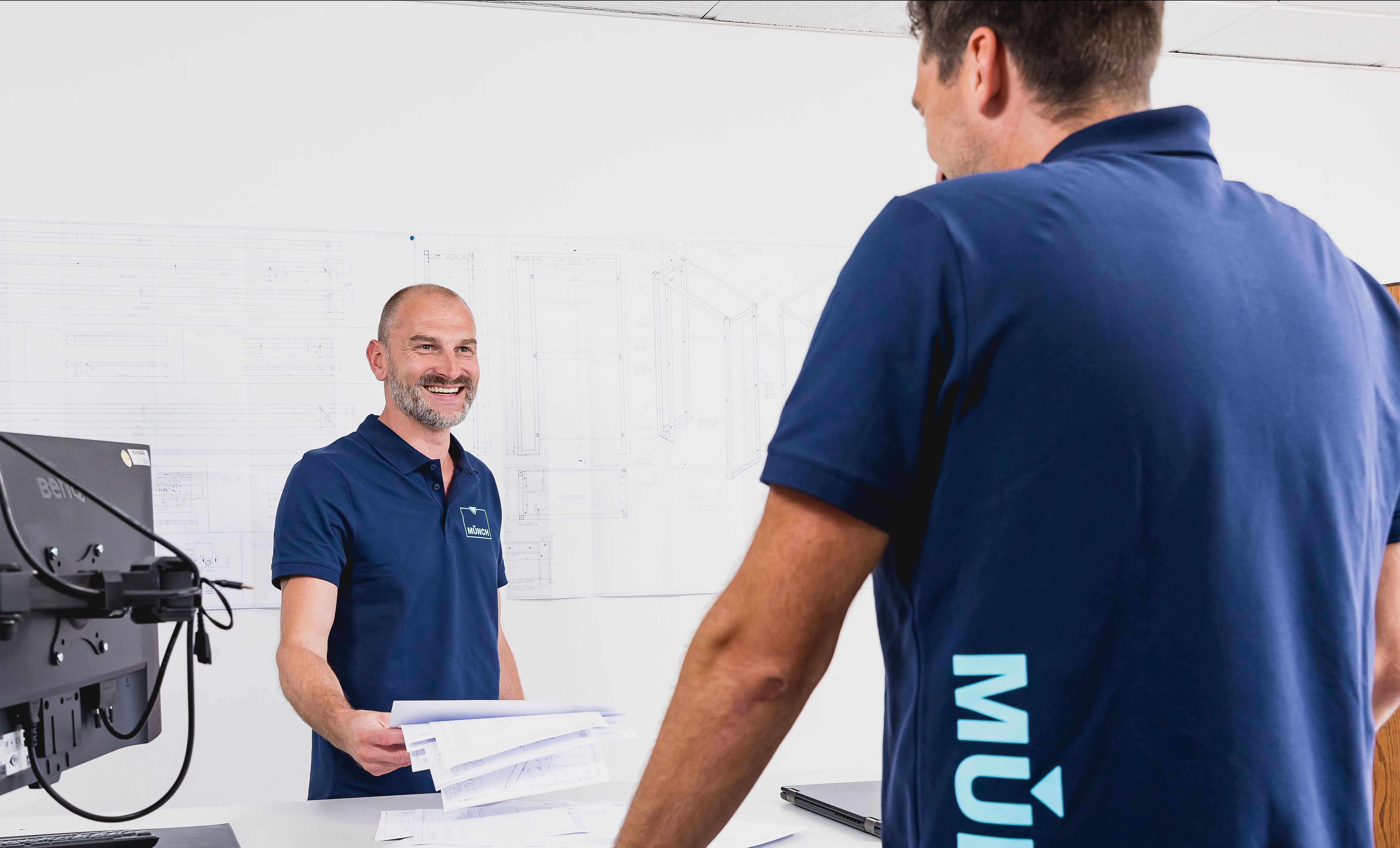 Zwei Kollegen im Gespräch