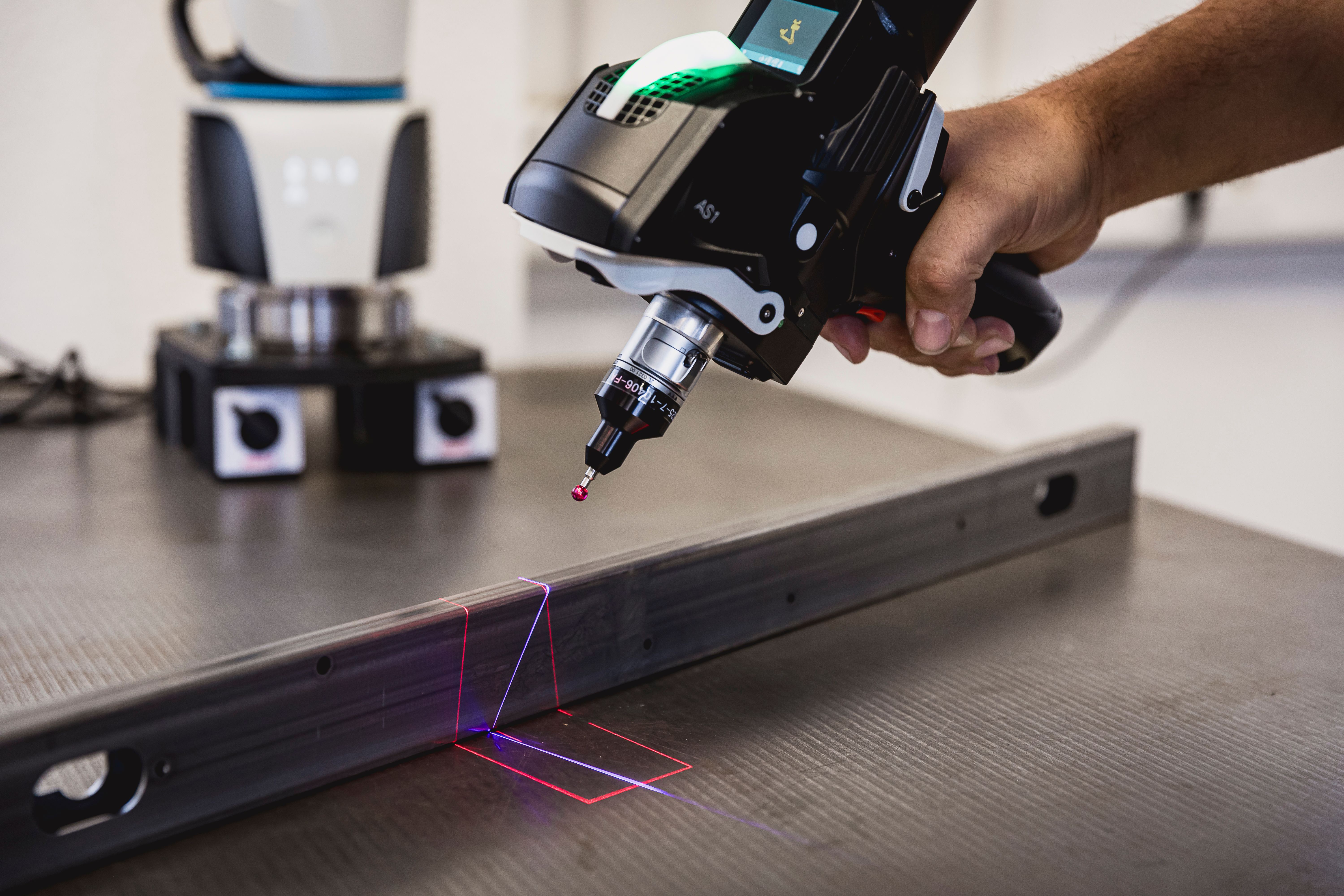 Messarm mit Scanneraufsatz